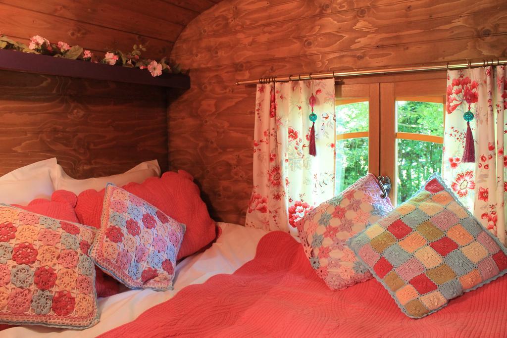 Roulottes Du Rouard Bed and Breakfast Camiers Eksteriør billede
