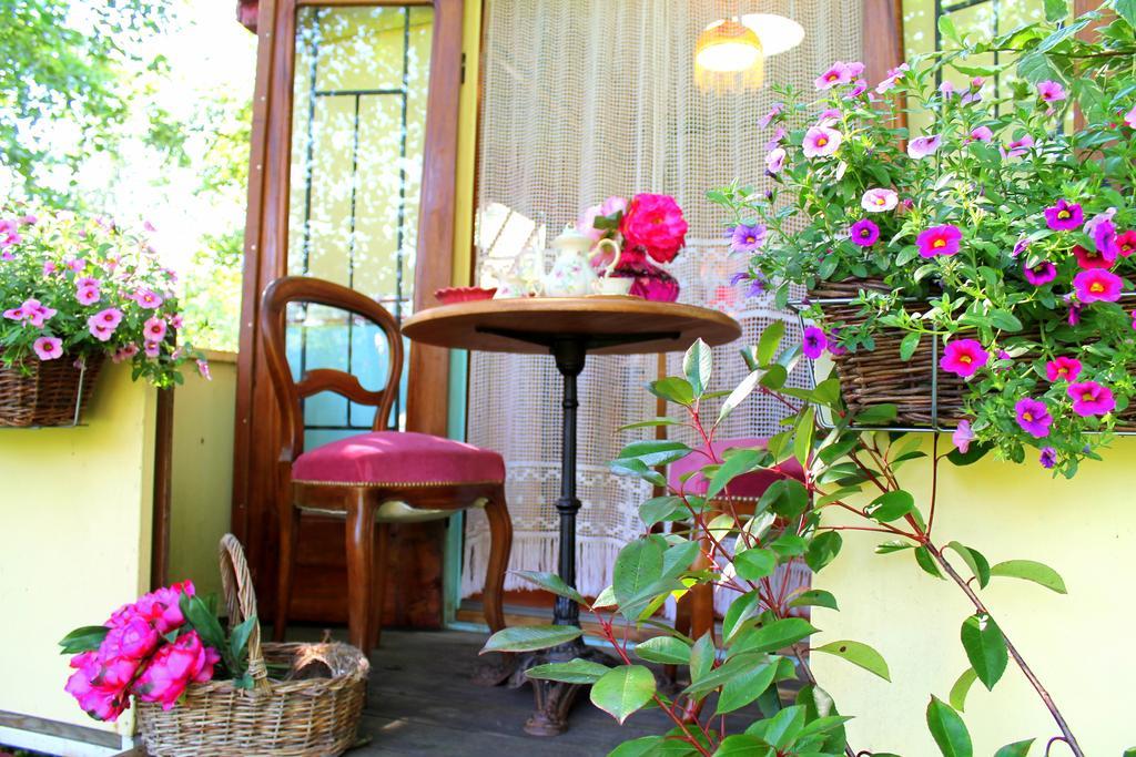 Roulottes Du Rouard Bed and Breakfast Camiers Eksteriør billede