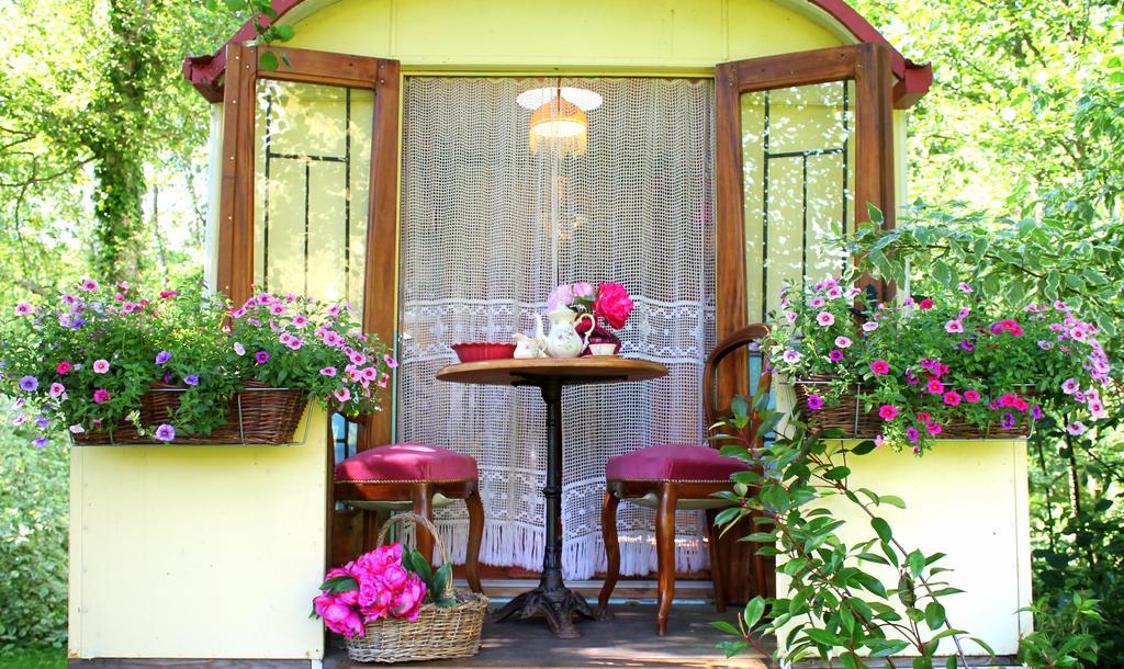 Roulottes Du Rouard Bed and Breakfast Camiers Værelse billede